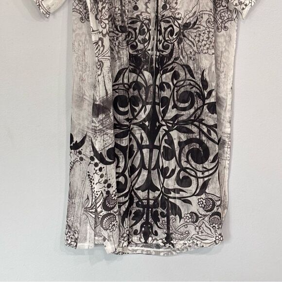 Unity World Wear Women’s Floral Sheer Blouse Swimwear Cover up Black White XL - Picture 12 of 13